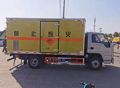 泰安爆破器材运输车